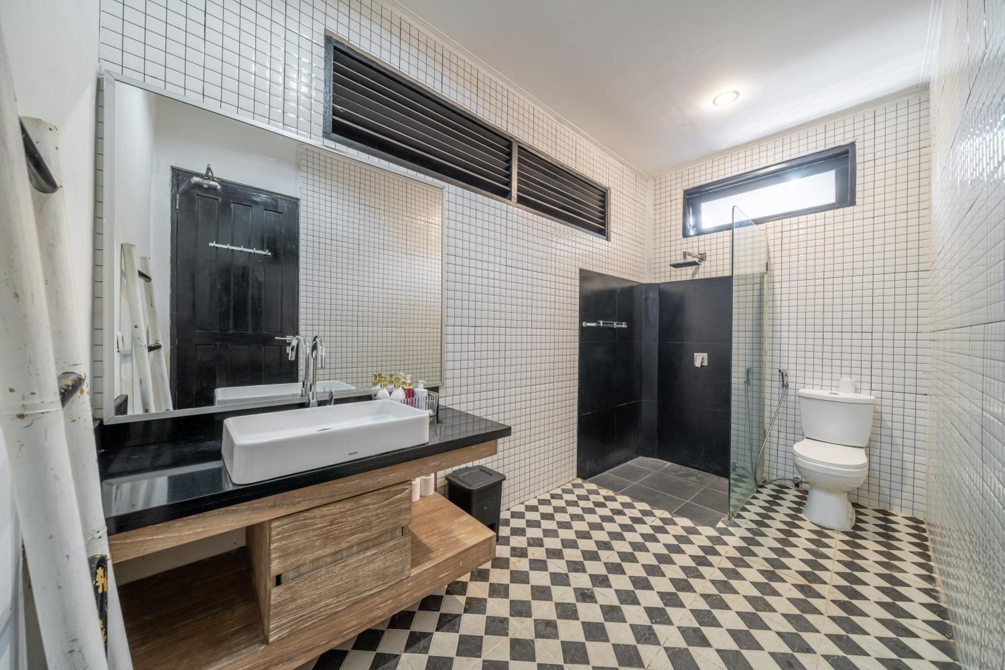 Villa Lingkar 89A Чангу Экстерьер фото